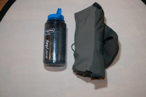 Jackan hoprullad - lite större än en 1-liters nalgene.